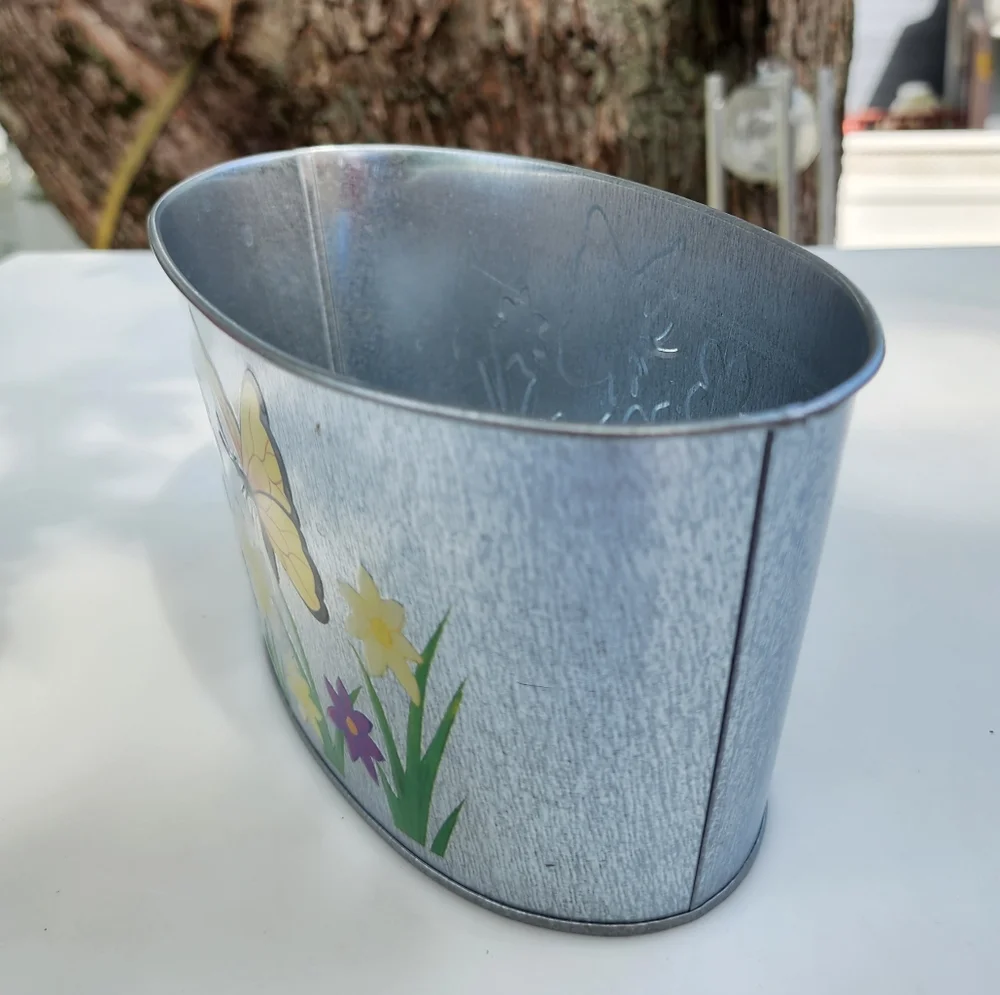 Galvanized Metal Oval‎ Shaped Planter Embossed Design